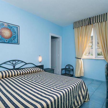 Hotel Il Nespolo Casamicciola Terme Buitenkant foto