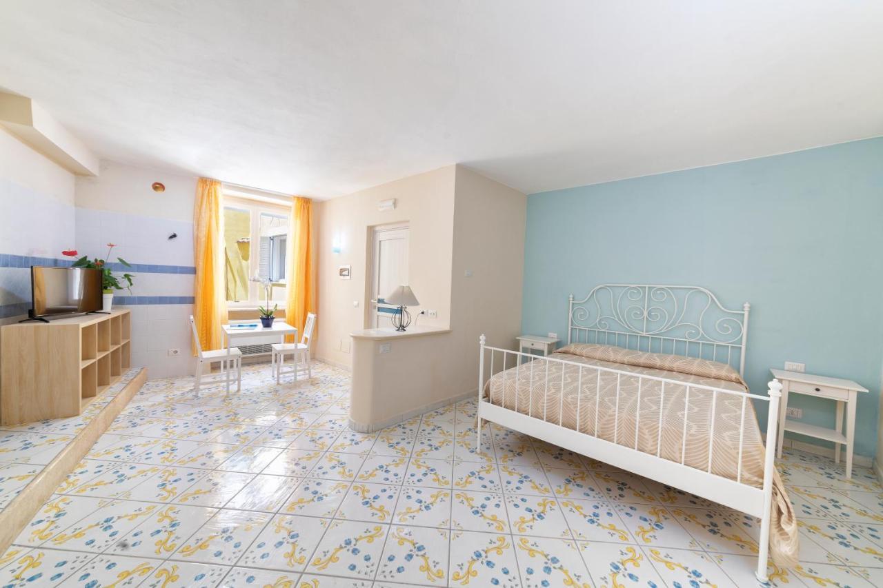 Hotel Il Nespolo Casamicciola Terme Buitenkant foto