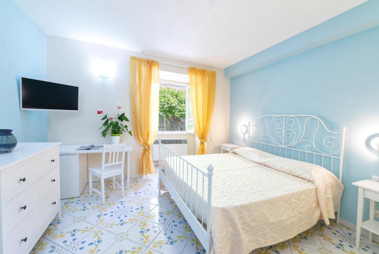 Hotel Il Nespolo Casamicciola Terme Buitenkant foto