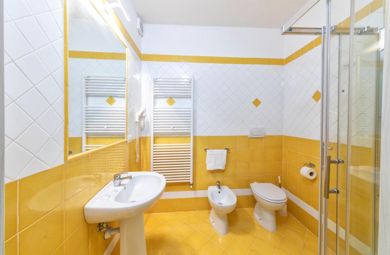 Hotel Il Nespolo Casamicciola Terme Buitenkant foto