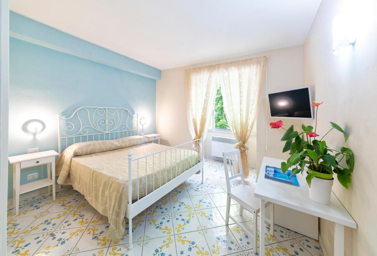 Hotel Il Nespolo Casamicciola Terme Buitenkant foto