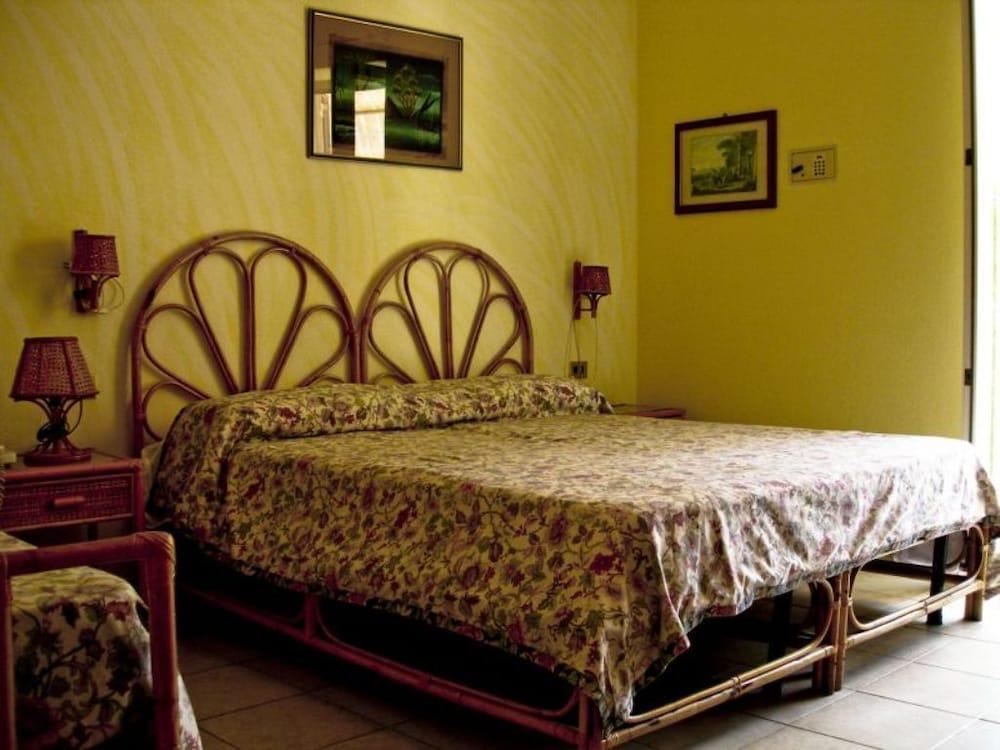 Hotel Il Nespolo Casamicciola Terme Buitenkant foto