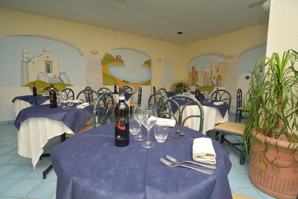 Hotel Il Nespolo Casamicciola Terme Buitenkant foto