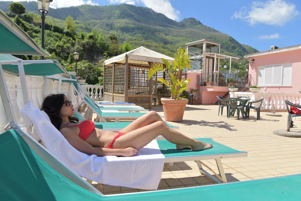 Hotel Il Nespolo Casamicciola Terme Buitenkant foto