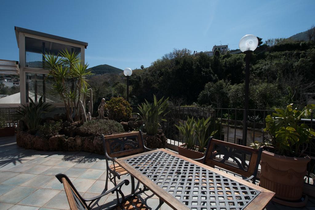 Hotel Il Nespolo Casamicciola Terme Buitenkant foto